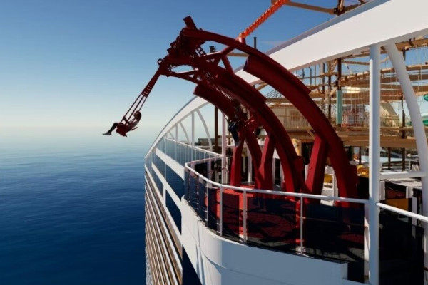 MSC Cruises hat präsentiert mit „Cliffhanger“ die bis dato erste und einzige Überwasser-Schaukel auf See,