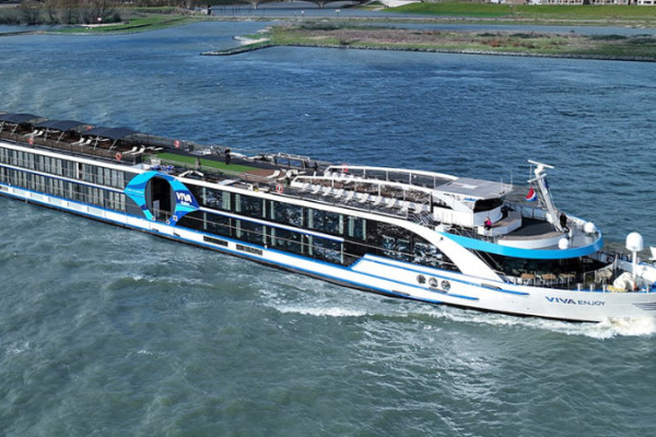 VIVA Cruises stärkt das hochwertige Kulinarik-Konzept für Flusskreuzfahrten und holt dafür die international anerkannte Wein-Expertin Romana Echensperger ins Team.