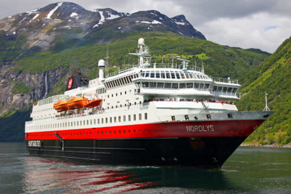 Hurtigruten erneut Spitzenreiter im NABU-Umweltranking
