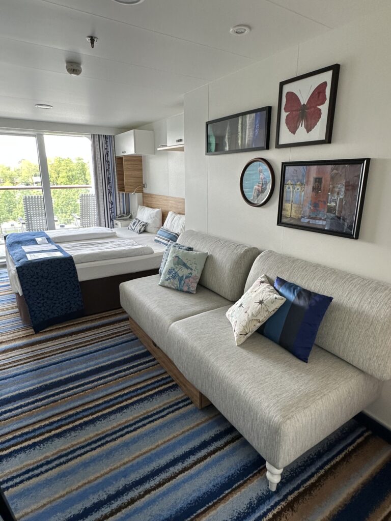 Eine Balkonkabine an Bord der Mein Schiff 6.