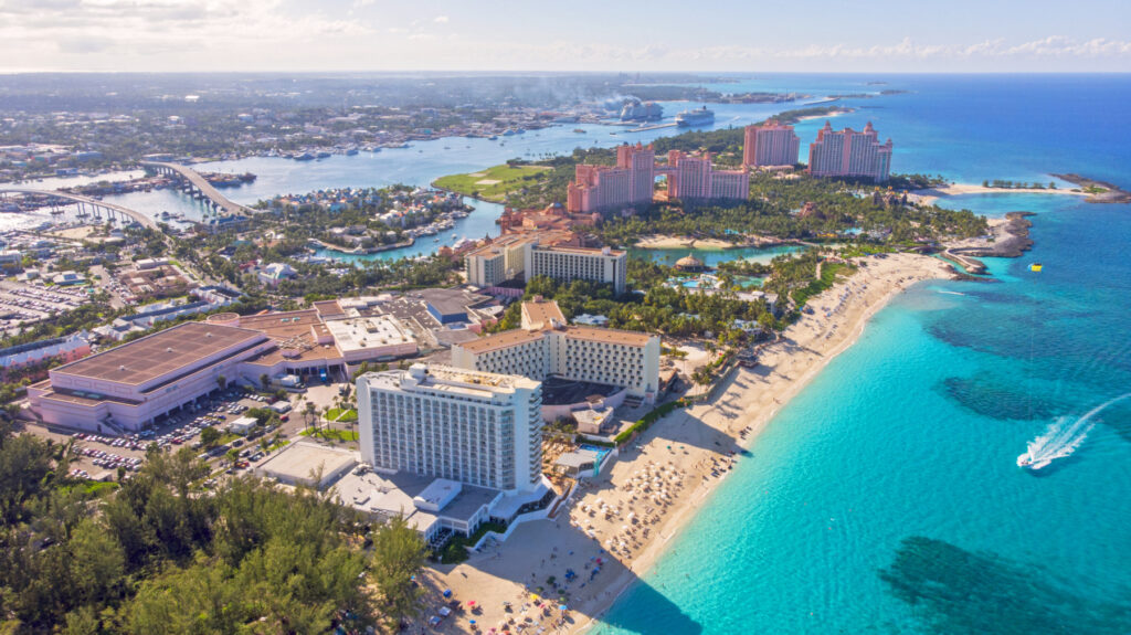 Die Bahamas, insbesondere die Insel Paradise Island, diente als Kulisse für die ersten Szenen in "Casino Royale".