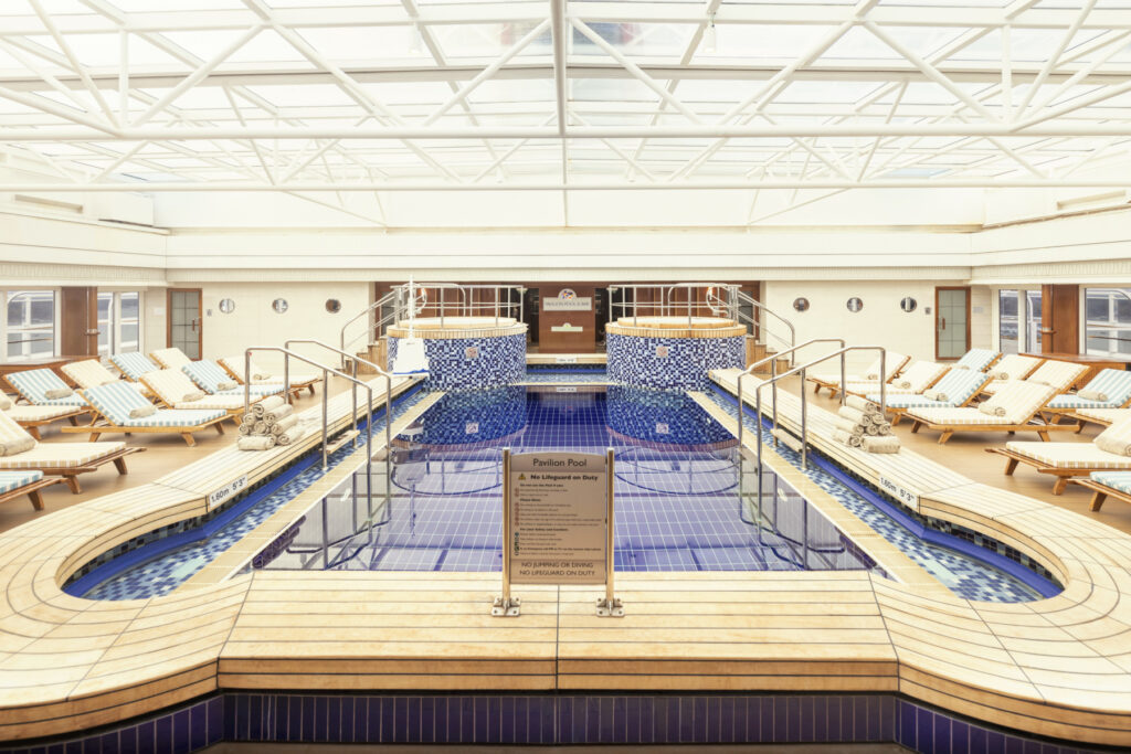 Pavilion Pool auf der Queen Mary 2.