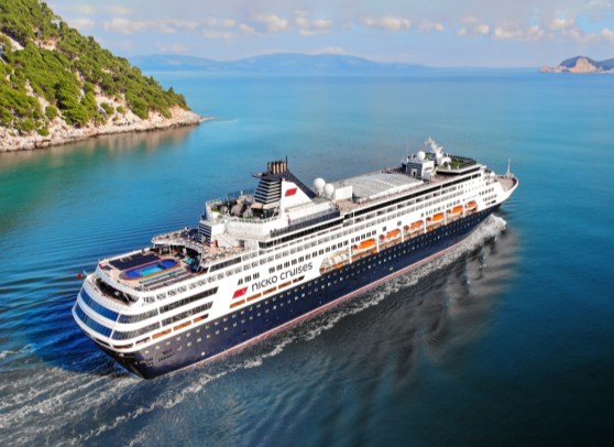 Die klassisch-elegante VASCO DA GAMA auf großer Fahrt.